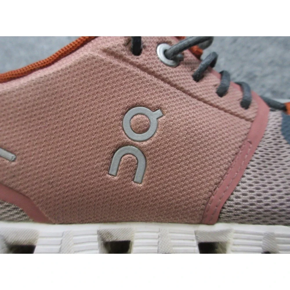 On Cloud Running Shoes Womens Size 9 Lightweight Swiss Athletic Trainers Sneaker